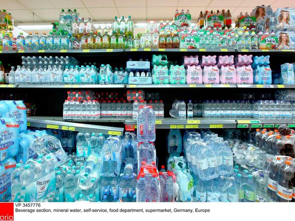 Plastik ist leichter als Glas -das macht den Transport einfacher.
