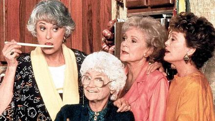 „Thank you for being a friend.“ Der Song ist mehr als nur die Titelmelodie zu den „Golden Girls“. Er zeigt, was Dorothy Zbornak (Bea Arthur, v. l. n. r.), Sophia Petrillo (Estelle Getty), Rose Nylund (Betty White) und Blanche Devereaux (Rue McClanahan) im Innersten zusammenhält.