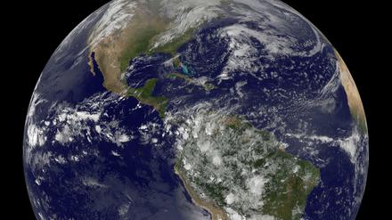 Ein Blick auf die Erde. Der WWF warnt vor der Ressourcenverschwendung der Bewohner des Planeten. 