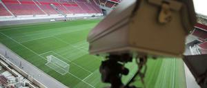 Ausgeleuchtet: Die Torlinientechnologie verbannt eine Frage, die Generationen von Fußballfans erregt hat.