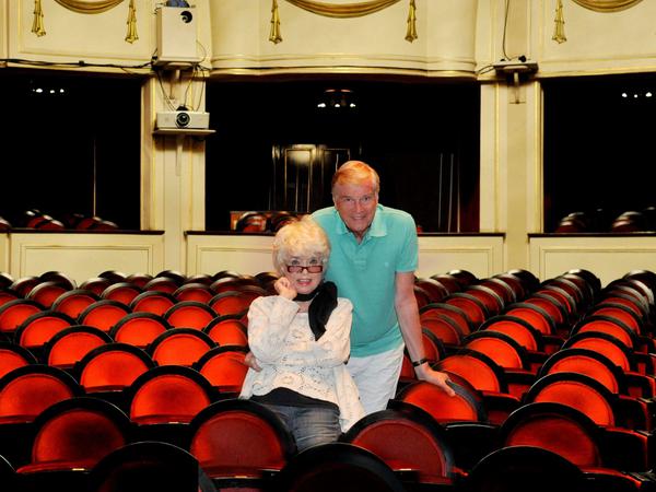 Ingrid Steeger und Jochen Busse in der Komödie am Kurfürstendamm.