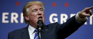 US-Präsidentschaftsbewerber (Republikaner) Donald Trump hat die Abschiebung aller illegaler Einwanderer gefordert, sowie, dass in den USA geborenen Kinder automatisch die Staatsbürgerschaft bekommen.