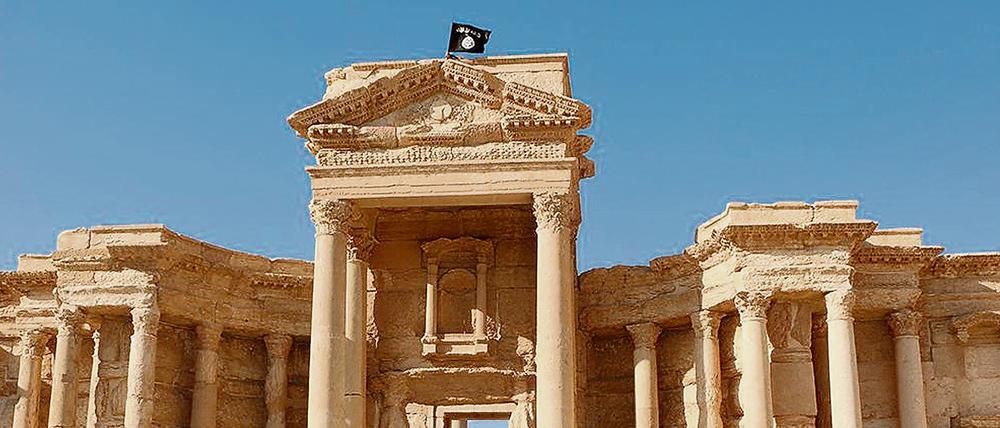 In der Hand des IS. Im Mai eroberten die militanten Islamisten die historische Stadt Palmyra und hissten ihre Flagge. 
