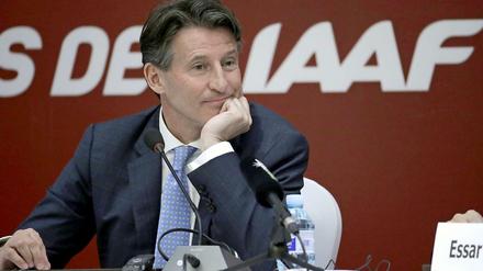 Mal der vornehm-kühle Lord Coe und mal der sportlich-kumpelhafte Seb. Den Artikel "Sebastian Coe: Der Retter mit den Fragezeichen" finden Sie hier.