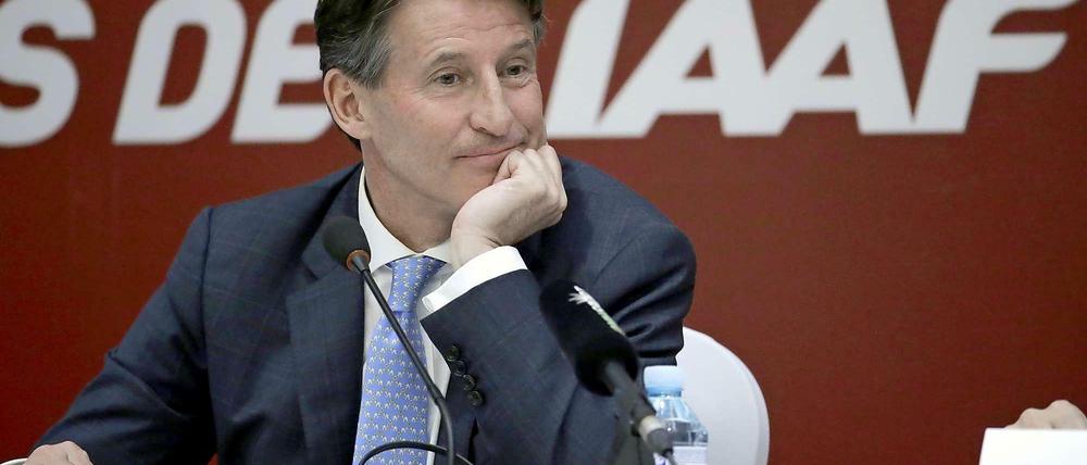 Mal der vornehm-kühle Lord Coe und mal der sportlich-kumpelhafte Seb. Den Artikel "Sebastian Coe: Der Retter mit den Fragezeichen" finden Sie hier.