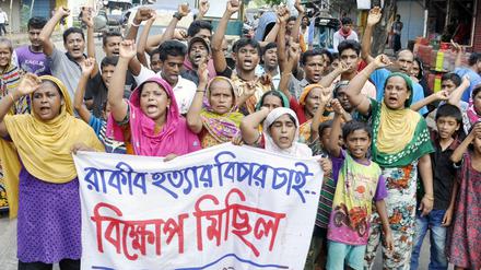 Am 4. August protestieren Menschen in Dhaka wegen des grauenvollen Lynchmords an einem 13-Jährigen. Nun wurden 13 Verdächtige des Mordes beschuldigt.