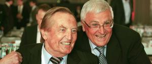 Gerhard Mayer-Vorfelder (links) und Theo Zwanziger bei einem Termin der DFL in Berlin.