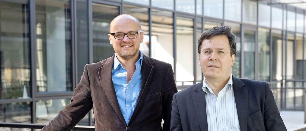 Aufbruchsstimmung. Gunnar Cynybulk, 44, (l.) und Reinhard Rohn, 56, in den Verlagsräumen in Berlin-Kreuzberg.