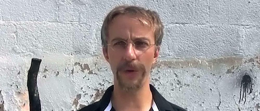 Jan Böhmermann in seinem neuen Video.