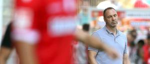 Wie geht Norbert Düwel mit den sich regelmäßig wiederholenden Problemen um?