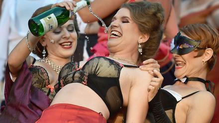 Prösterchen! „La Traviata“ feuchtfröhlich im Ruppiner Land. 