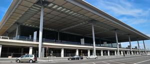 Blick auf den Terminal des Flughafens Berlin Brandenburg (BER) in Schönefeld. 