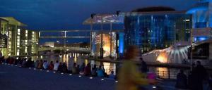 Dämmerungsleuchten. Die Großbildprojektion bespielt nicht nur das Marie-Elisabeth-Lüder-Haus. 