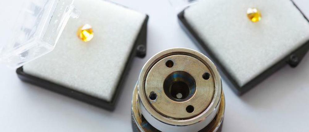Unter Druck. Mit dieser Apparatur erzeugten die Forscher extrem hohen Druck, bei dem sie die Supraleitung der Schwefelwasserstoff-Verbindung feststellten.