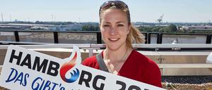 Nicht nur Feuer und Flamme für Hamburg, sondern jetzt auch begeisterte Parakanutin: Edina Müller.