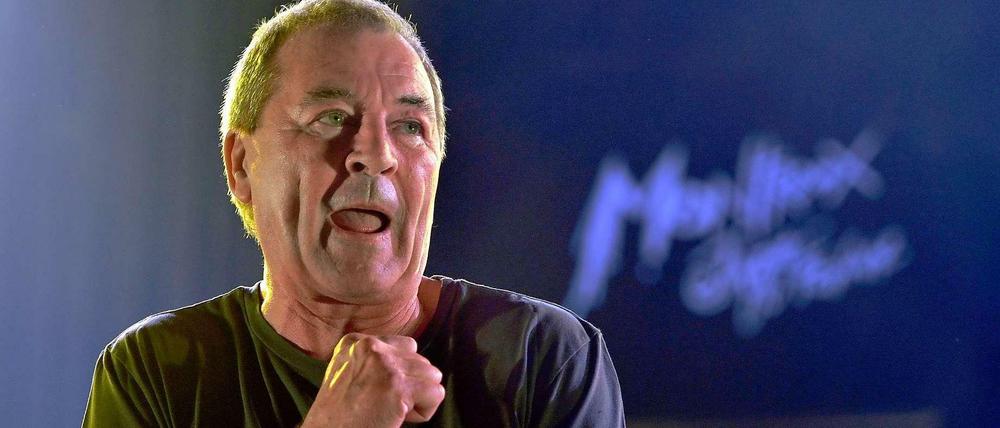 Ian Gillan auf der Bühne.