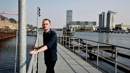 Ralf Steeg auf der von ihm erdachten Anlage. 