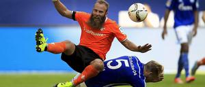 Voller Einsatz: Marco Sailer vom SV Darmstadt 98 warf sich wie seine Teamkollegen gegen Schalke in jeden Zweikampf.