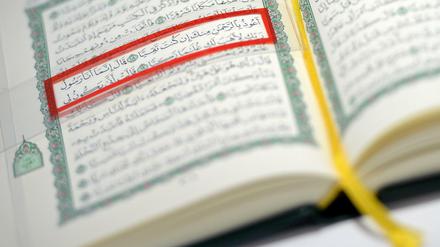 Quelle des Islam. Nicht alle jugendlichen Muslime kennen den Koran. Sie darüber besser zu informieren, gehört auch zur Aufgabe der Beratungsstelle von "Violence Network".