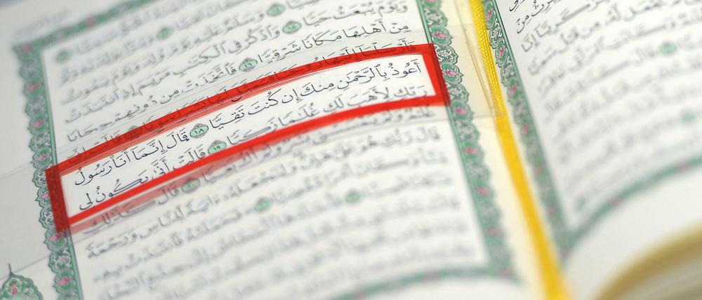 Quelle des Islam. Nicht alle jugendlichen Muslime kennen den Koran. Sie darüber besser zu informieren, gehört auch zur Aufgabe der Beratungsstelle von "Violence Network".