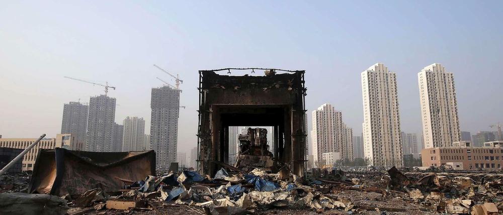 Die Wohntürme stehen nur einen halben Kilometer vom Ort der Katastrophe entfernt. Mehr als 6000 Menschen haben ihre Wohnungen verloren, weil sie durch die Explosion oder die darauf folgenden Brände zerstört worden oder unbewohnbar geworden sind.