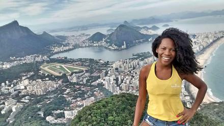 Marli Baros vor der Kulisse der Millionenstadt Rio.