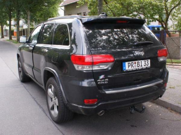 Der schwarze Jeep ist ein Mietwagen. Wer hat ihn nach dem 29. Juli gesehen?
