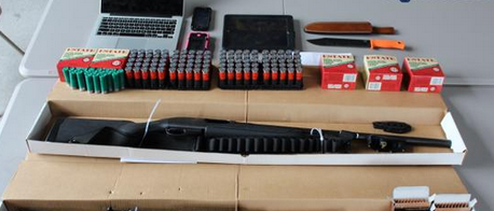 Die Polizei von Boston veröffentlichte dieses Bild mehrerer Waffen mit Munition auf Twitter. Das Arsenal war im Wagen zweier Verdächtiger gefunden worden, die an der Pokémon-WM in Bosten teilnehmen wollten.