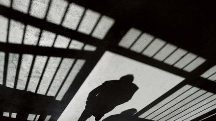Die Angst ist immer dabei. Die Opfer der Sexualstraftäter müssen damit rechnen, dass sie plötzlich ihren Peinigern gegenüberstehen.