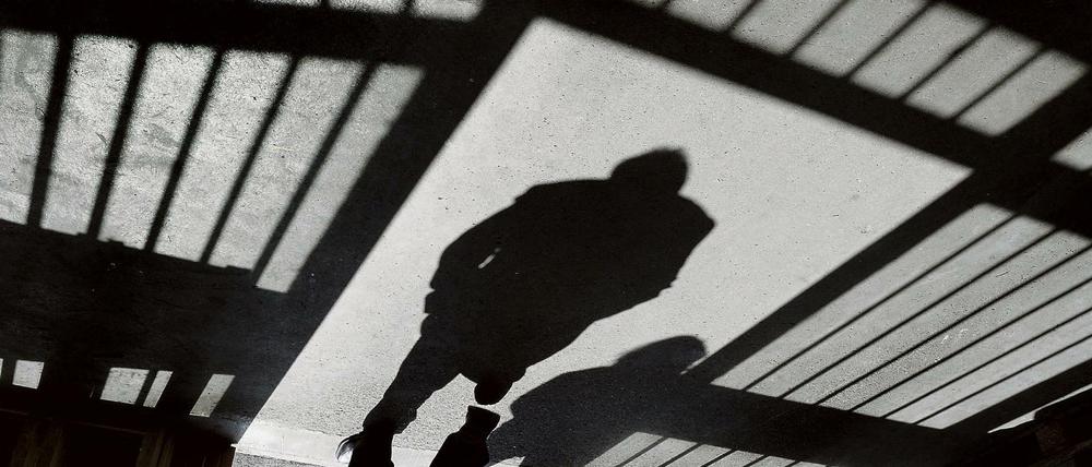 Die Angst ist immer dabei. Die Opfer der Sexualstraftäter müssen damit rechnen, dass sie plötzlich ihren Peinigern gegenüberstehen.
