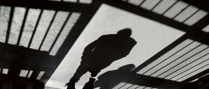 Die Angst ist immer dabei. Die Opfer der Sexualstraftäter müssen damit rechnen, dass sie plötzlich ihren Peinigern gegenüberstehen.