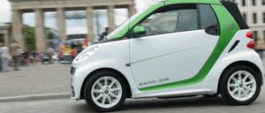 Abgestellt. Einige elektrische Smarts waren in Berlin auch im Carsharing unterwegs - inzwischen hat Daimlers Car-2-Go in der Hauptstadt keine E-Autos mehr in der Flotte. 