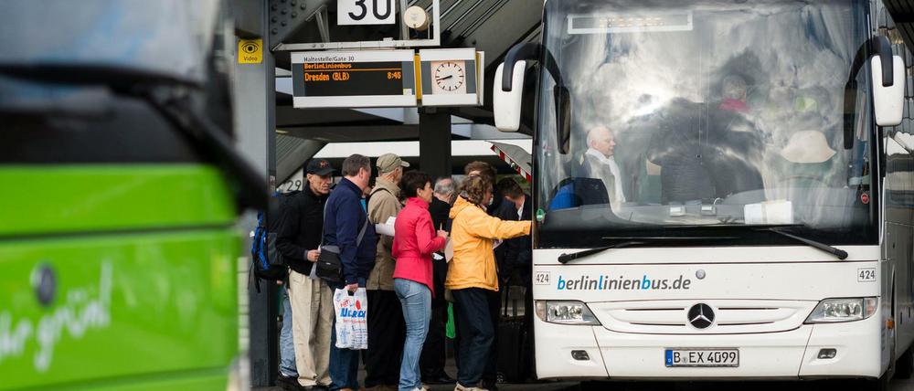 Der Zentrale Omnibusbahnhof am Messegelände immerhin verkehrsgünstig an der Autobahn gelegen. Für die meisten touristischen Highlights in Berlin gilt das nicht.