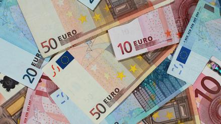 21,1 Milliarden Euro haben Bund, Länder, Kommunen und die Sozialversicherungen mehr eingenommen als ausgegeben.