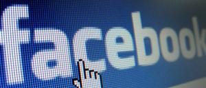 Auf Facebook wird auch gegen Homosexuelle gehetzt.