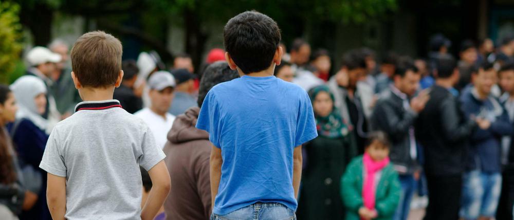 Flüchtlinge im Erstaufnahmelager in Friedland (Niedersachsen). Kinder, die länger als drei Monate da sind, dürfen zur Schule gehen. Bis jetzt.