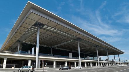 Bitte fertig bauen, bitte! Der Flughafen am südlichen Stadtrand.