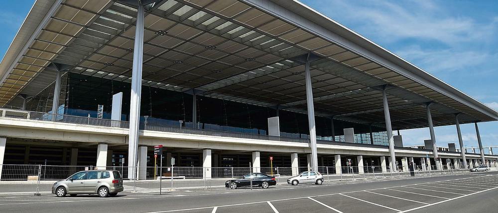 Bitte fertig bauen, bitte! Der Flughafen am südlichen Stadtrand.