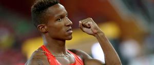 Raphael Holzdeppe freut sich über Silber.