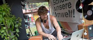 Draußen feiern. Open-Air-Partys sind beliebt. Die Veranstalter vermeiden allerdings oft eine Anmeldung, denn „um im Park eine Musikanlage aufzustellen, müssen 14 Formulare ausgefüllt und zehn Ämter kontaktiert werden“, sagt einer von ihnen.