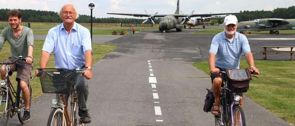 Rundgang über das Militär-Historische Museum (Luftwaffenmuseum) auf dem Flugplatz in Berlin-Gatow: Exponate im Aussenbereich: Transall. 