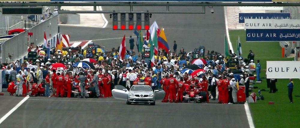 In der Formel 1 ist traditionell vor dem Rennstart immer viel los auf der Rennstrecke.