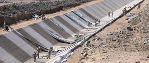 Milliarden-Projekt: Das Flusssbett des Rio Sao Francisco soll durch künstliche Kanäle verändert werden. Doch Umweltschützer protestieren gegen das Vorhaben.