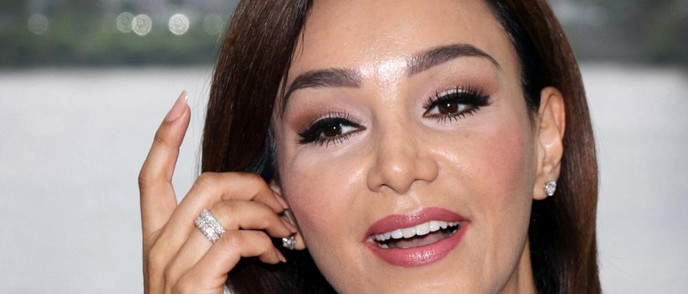 Verona Pooth posiert am 12.05.2015 in Hamburg vor dem "Ladies Lunch der Top-Unternehmerinnen". Ein Chauffeur der Werbe-Ikone sitzt unter Mordverdacht in Untersuchungshaft.