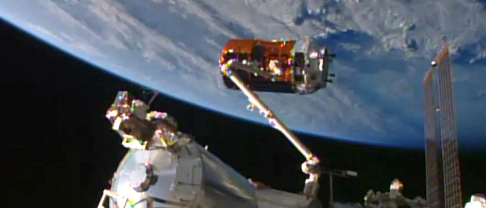 Die Transportkapsel Kounotori trifft am Dienstag an der Internationalen Raumstation ISS ein. An Bort der Kapsel befinden sich auch mehrere Proben Whisky, die im All testweise reifen sollen. 
