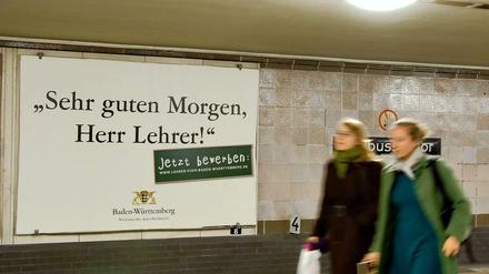 Im Jahr 2009 wurden Berlins Lehrer von Baden-Württemberg abgeworben - inzwischen ist es umgekehrt. Es werden Lehrer für alle Schulformen und viele verschiedene Fächer gesucht.