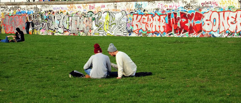 "Futur 25" lockt Berliner nach Friedrichshain an die Spree.