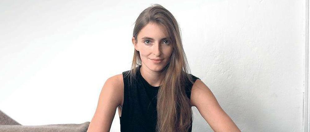 Gründerin Julia Seiter trägt den schwarzen "Nu Slippers"-Schuh auch gerne zu Hause.