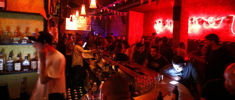 Zu hören gibt es die Musik im Berliner Club "Prince Charles" und im Tel Aviver "Kuli Alma" (auf dem Foto zu sehen).