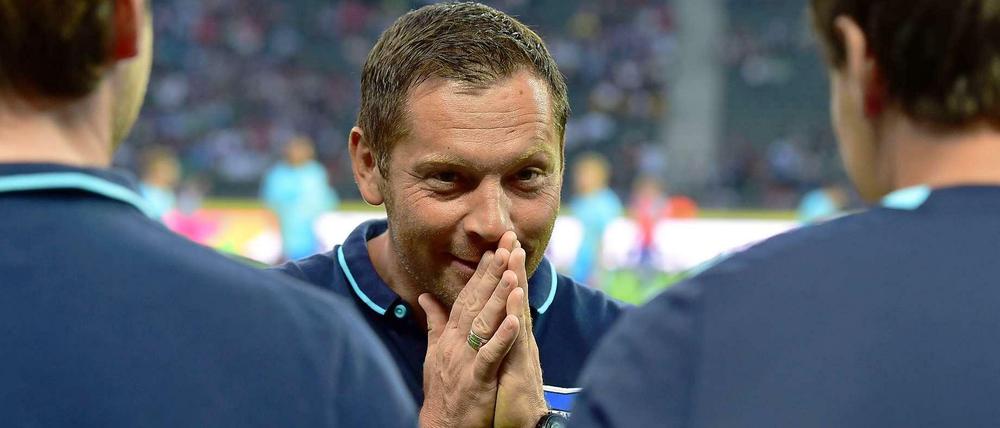 "Ein erfahrener, sehr schneller und kreativer Spieler, der sofort das Niveau der Mannschaft hebt, keine Ablöse kostet und der es kaum erwarten kann, mit Hertha BSC einen hinteren Mittelfeldplatz zu erreichen, bitte...."